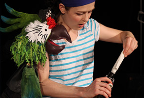 "Anna und die Piraten" ... Ein Theater–Abenteuer mit Puppen, Schauspiel und Musik. 