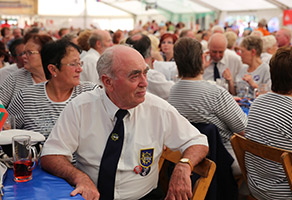 15 Uhr Großes Sonntagskonzert